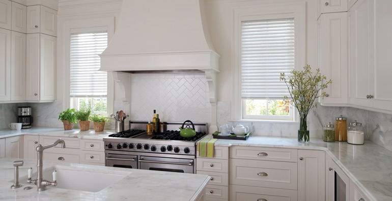 Las Vegas kitchen white blinds